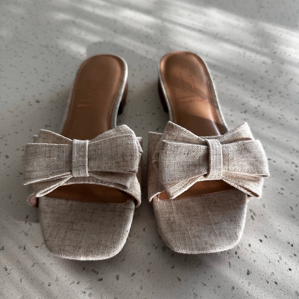 Offers welcome! Elegant Cream Bow Slide Sandals￼